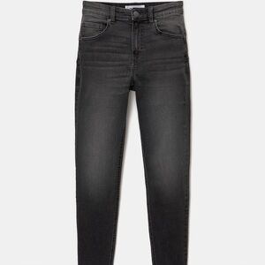 Pull & Bear Ultra High Waist Skinny Jean